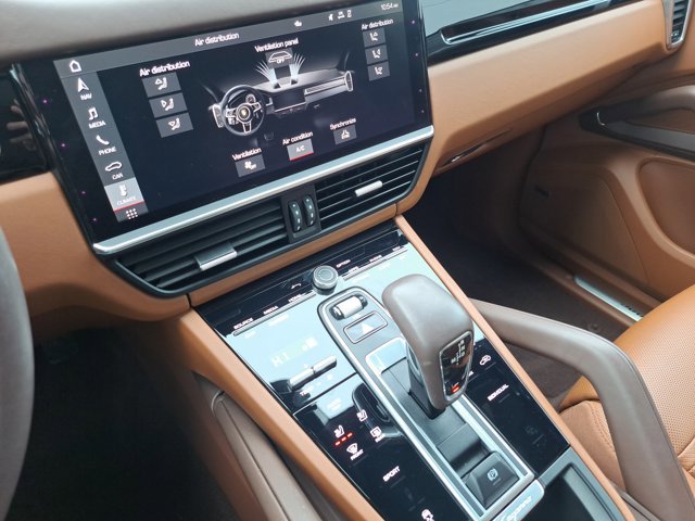 Certified 2021 Porsche Cayenne image 29