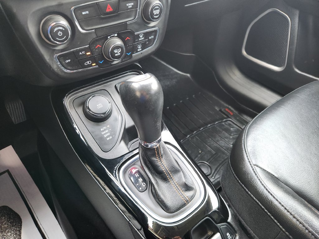 Used 2019 Jeep Compass Limited AWD/4WD image 27