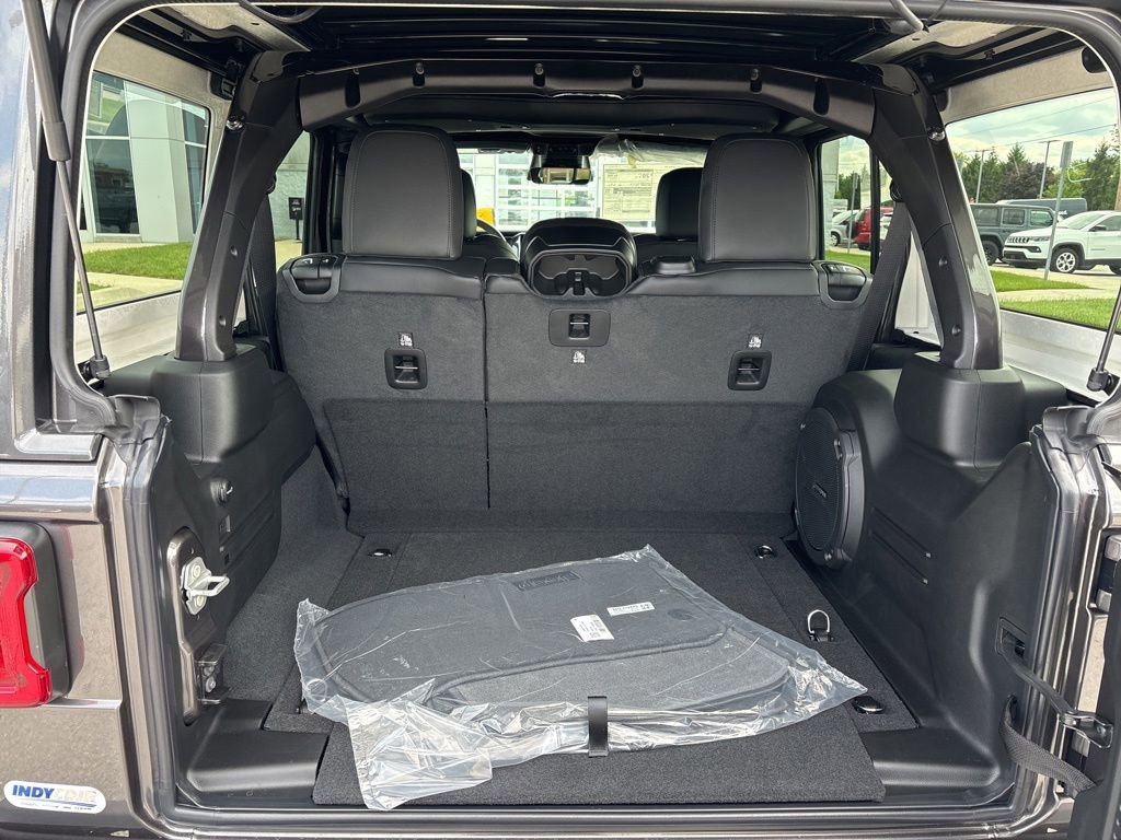 New 2026 Jeep Wrangler Unlimited Sahara AWD/4WD image 11