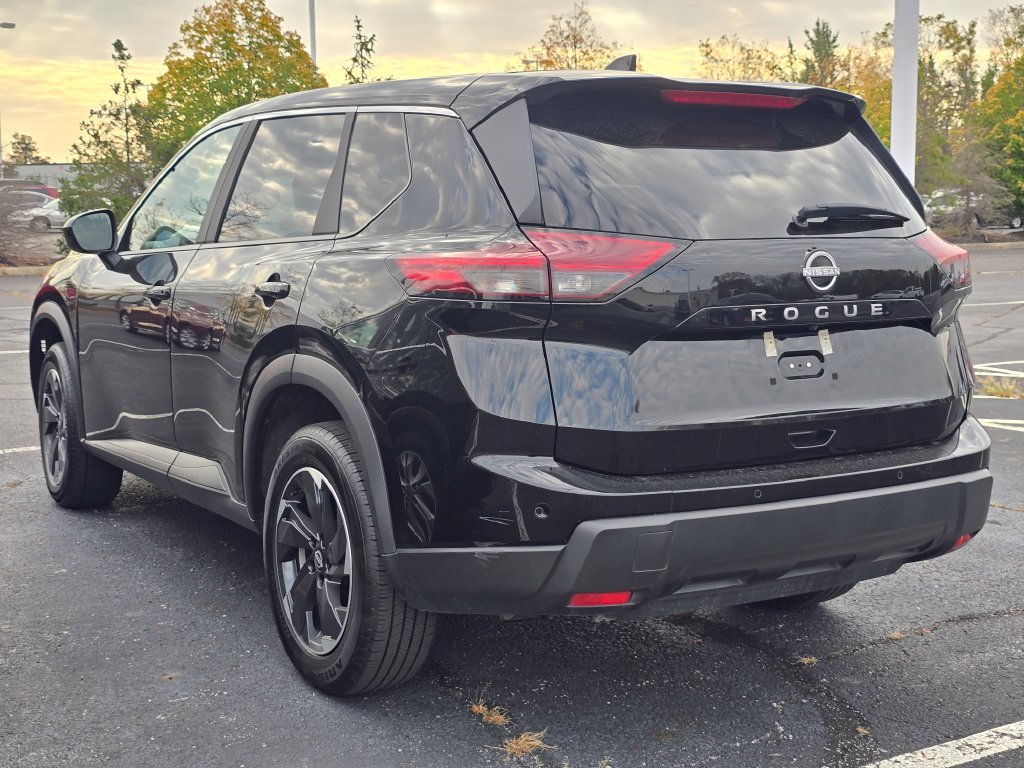 Used 2025 Nissan Rogue SV FWD image 5