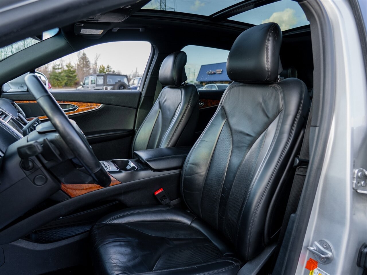 Used 2019 Lincoln Nautilus Select AWD/4WD image 17