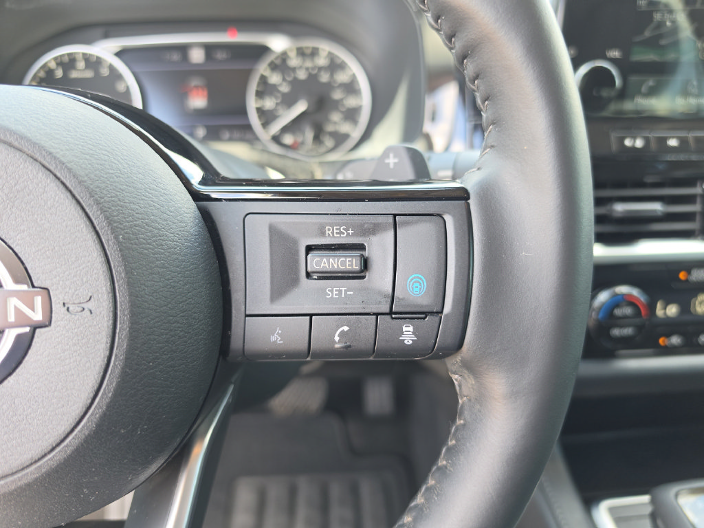 Used 2023 Nissan Pathfinder SL w/ Lighting Package (N92) FWD image 40