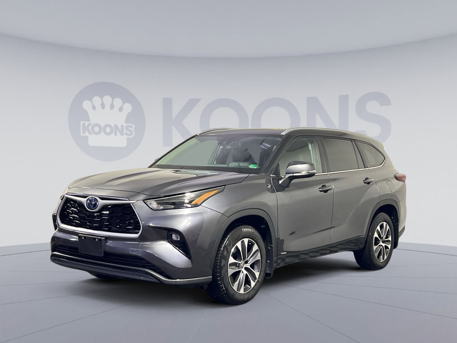 Used 2024 Toyota Highlander XLE