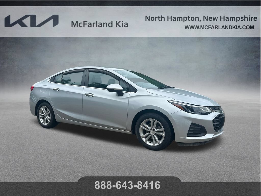 Used 2019 Chevrolet Cruze LT w/ Convenience Package FWD image 8