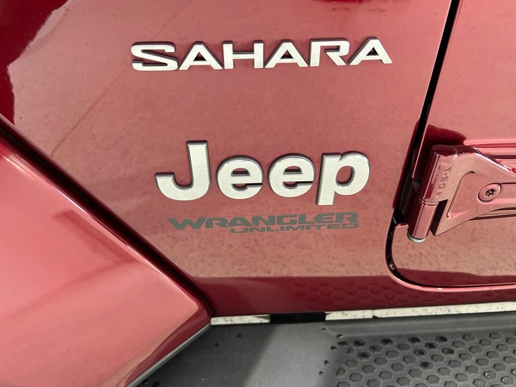 Used 2021 Jeep Wrangler Unlimited Sahara AWD/4WD image 28