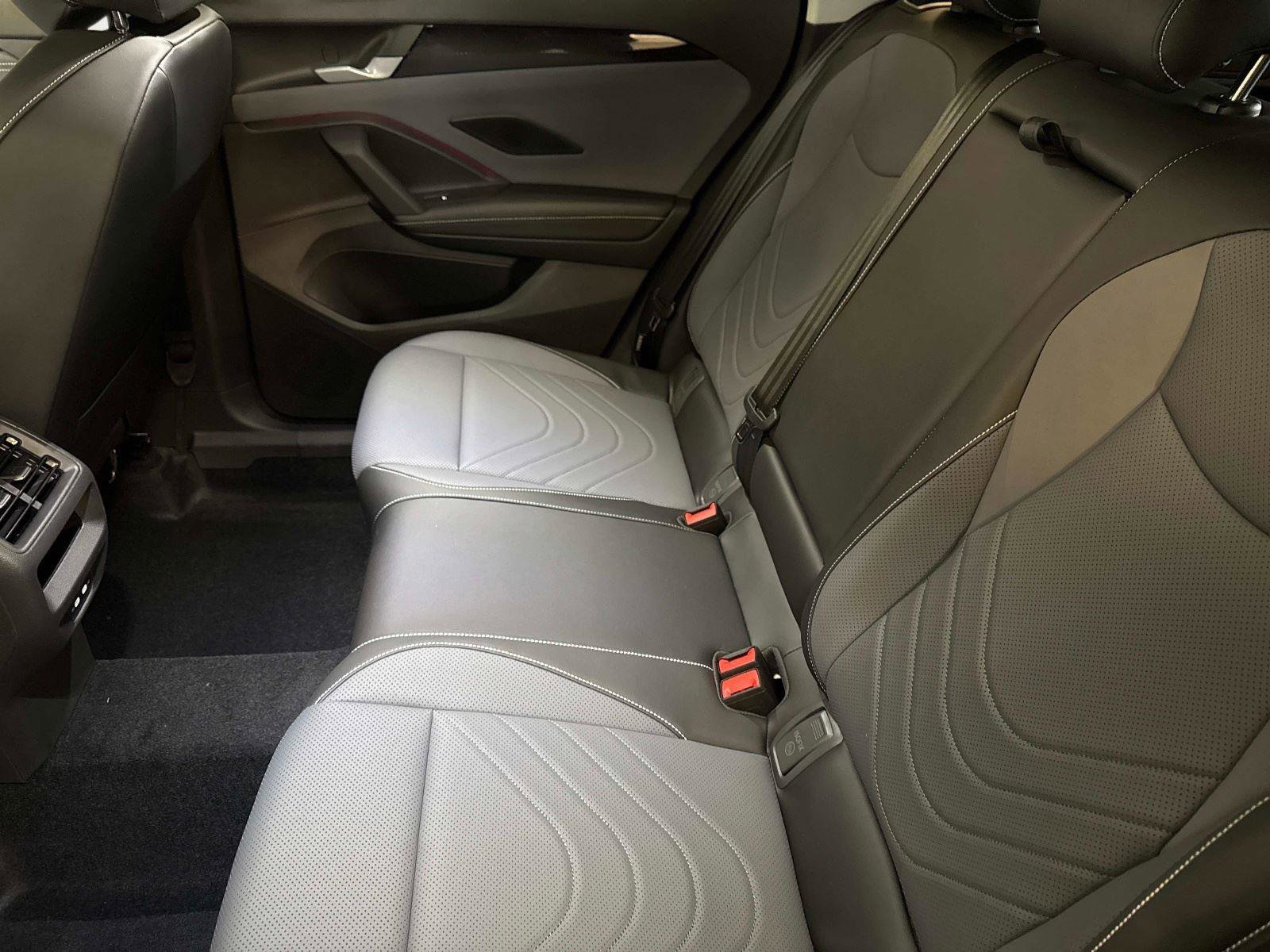 New 2026 Volkswagen Tiguan SE image 13