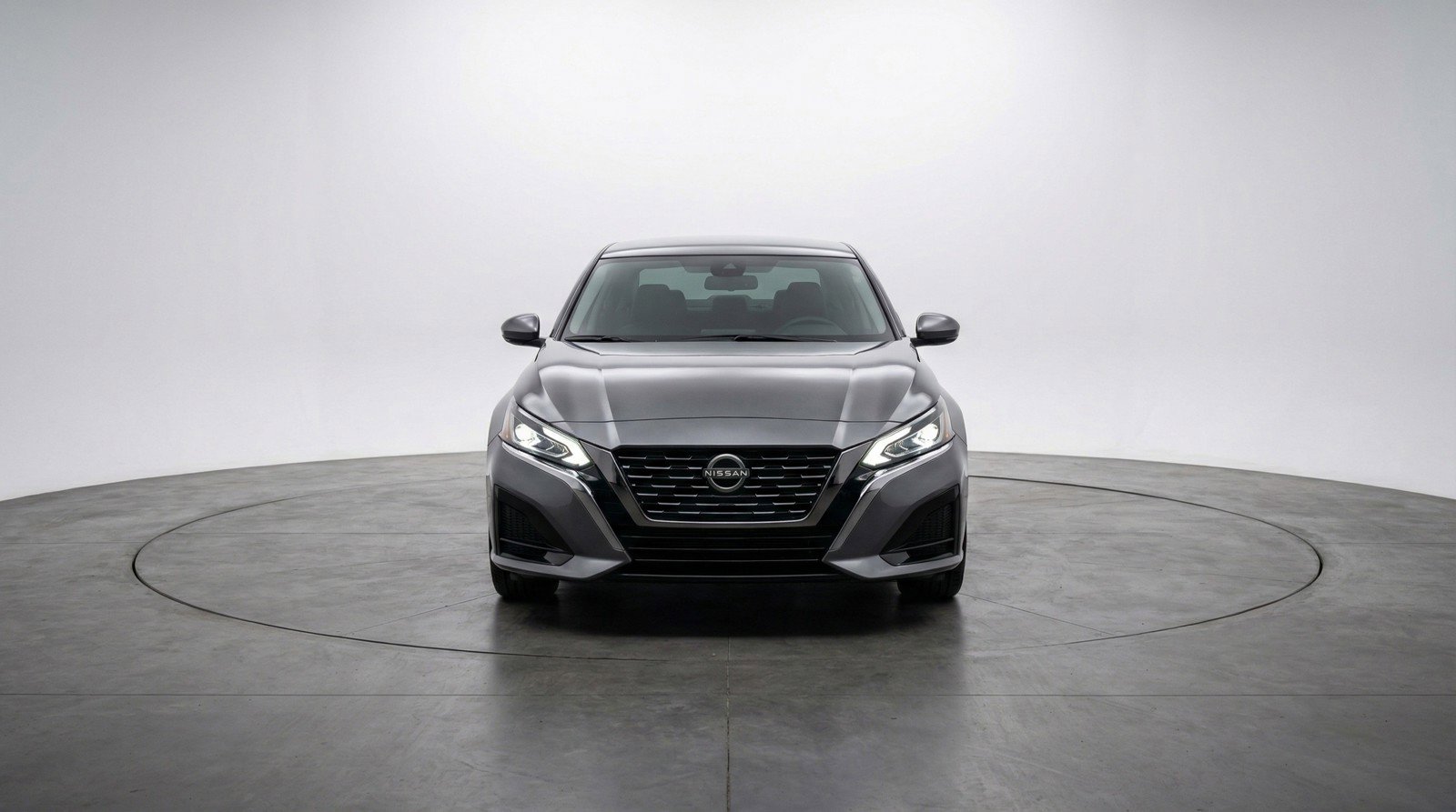 Used 2025 Nissan Altima 2.5 SV image 2