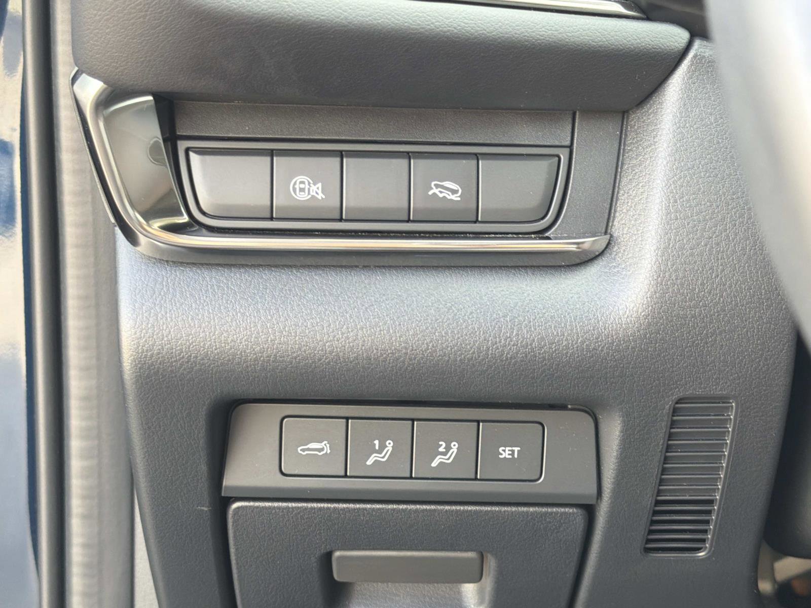 Used 2025 MAZDA CX-30 2.5 Turbo w/ Premium Package image 17