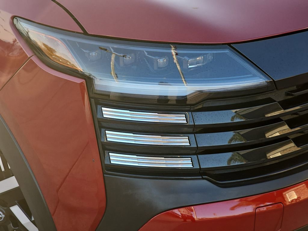 Used 2025 Nissan Kicks SV image 33