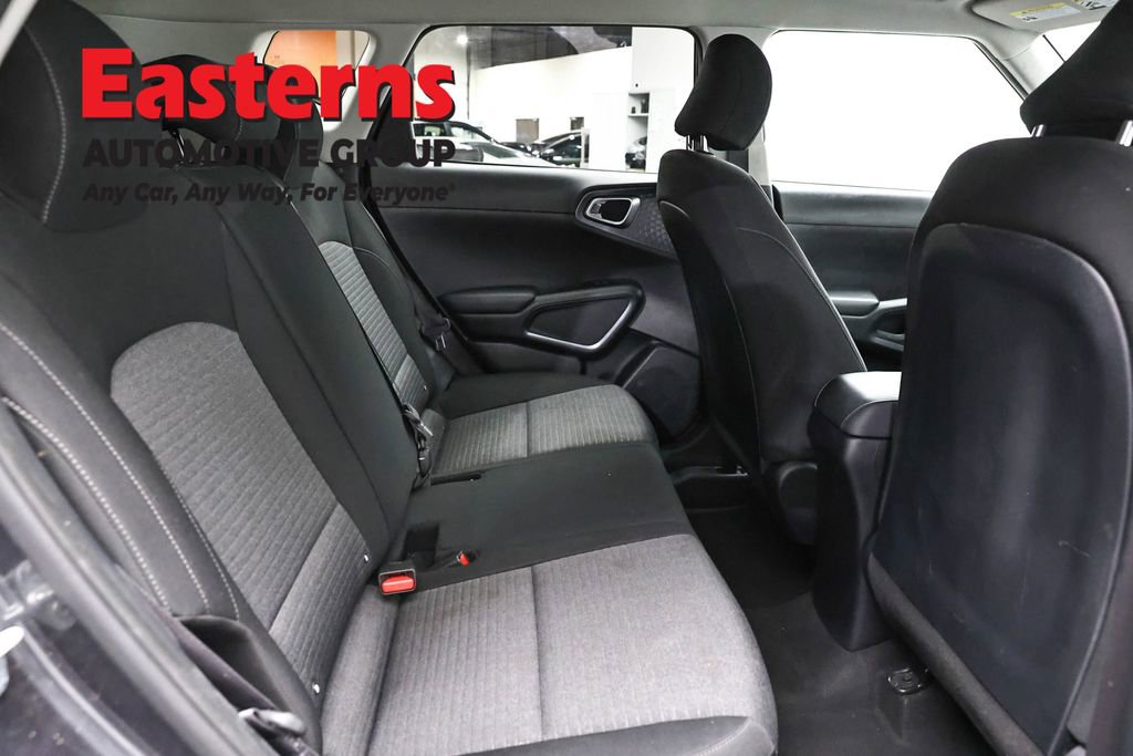 Used 2021 Kia Soul S FWD image 23