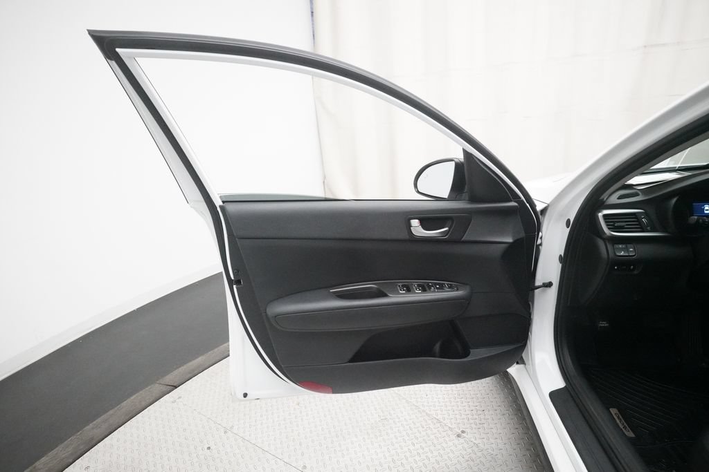 Used 2020 Kia Optima SE FWD image 27