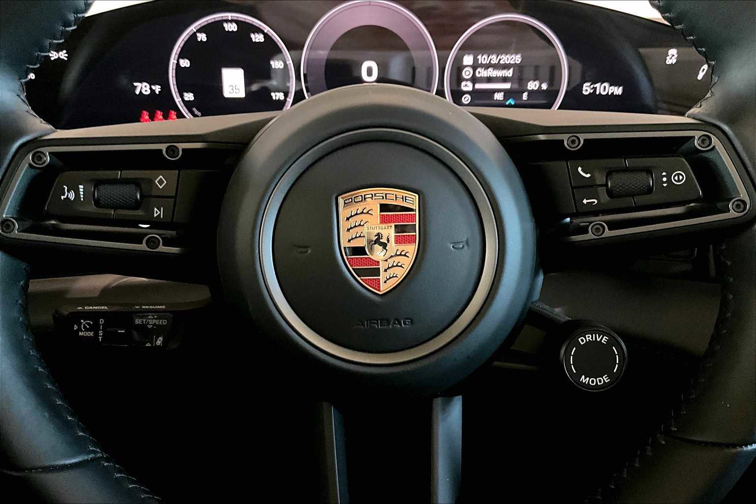 Used 2025 Porsche Taycan image 18