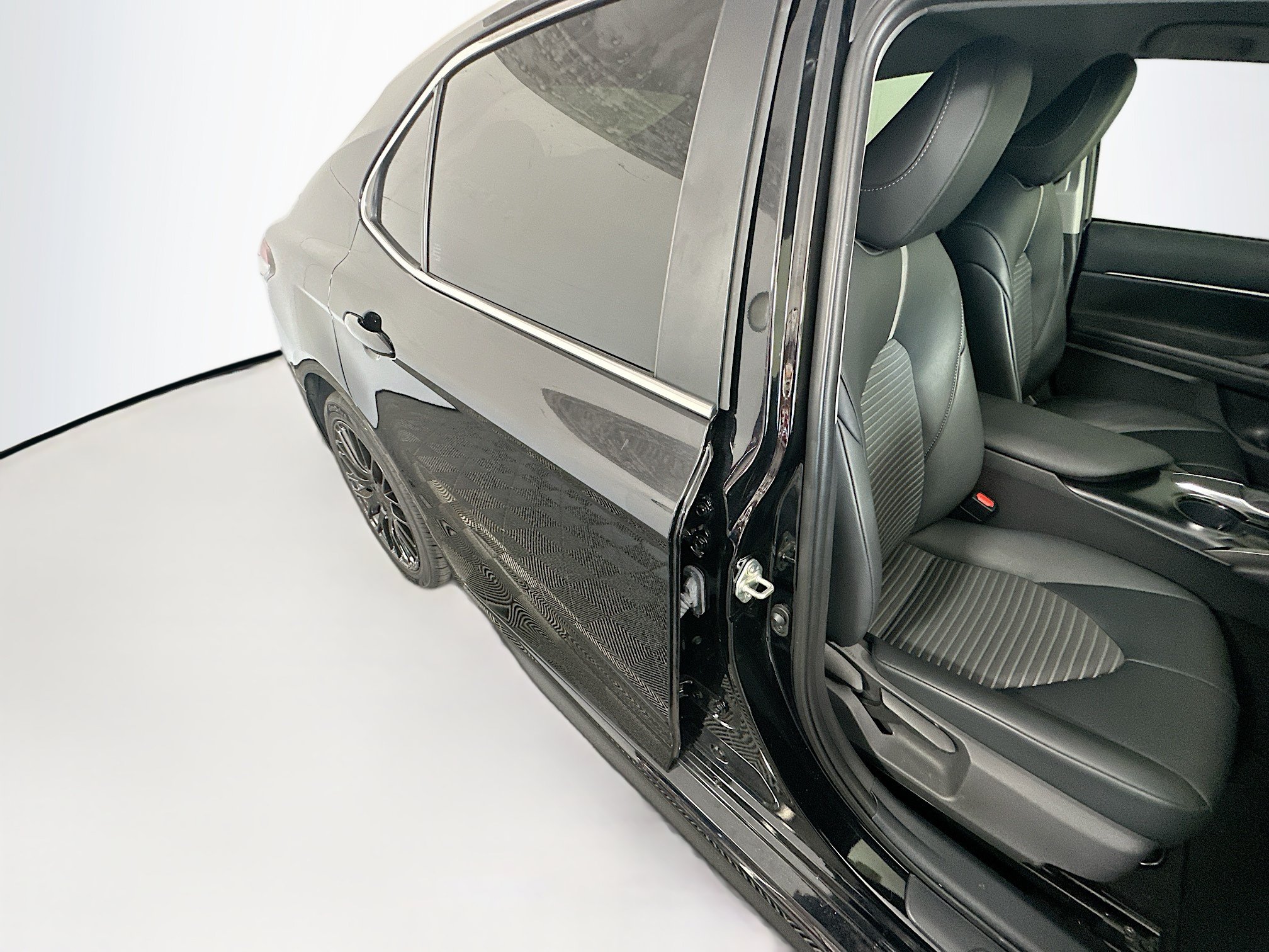 Used 2020 Toyota Camry SE FWD image 27