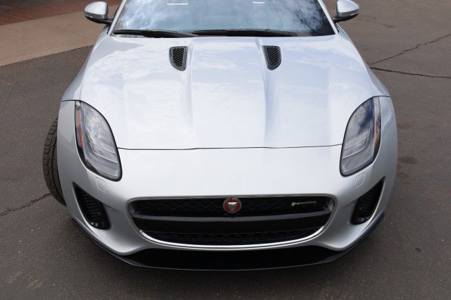 Used 2019 Jaguar F-TYPE R-Dynamic RWD image 9