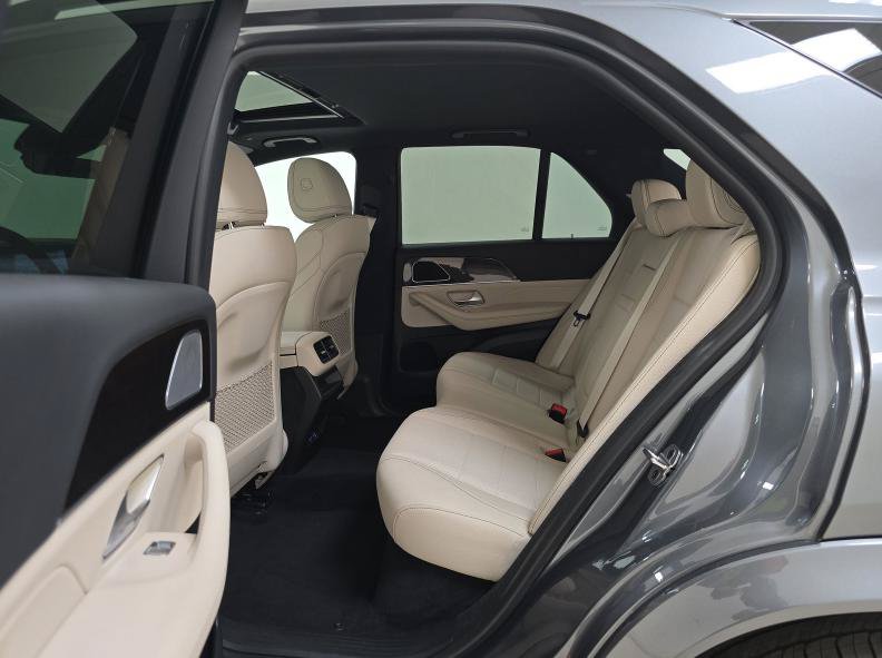 Used 2024 Mercedes-Benz GLE 450e 4MATIC image 6