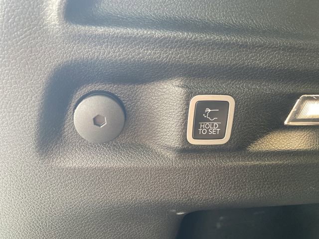 Used 2022 Jeep Grand Cherokee L Limited image 11