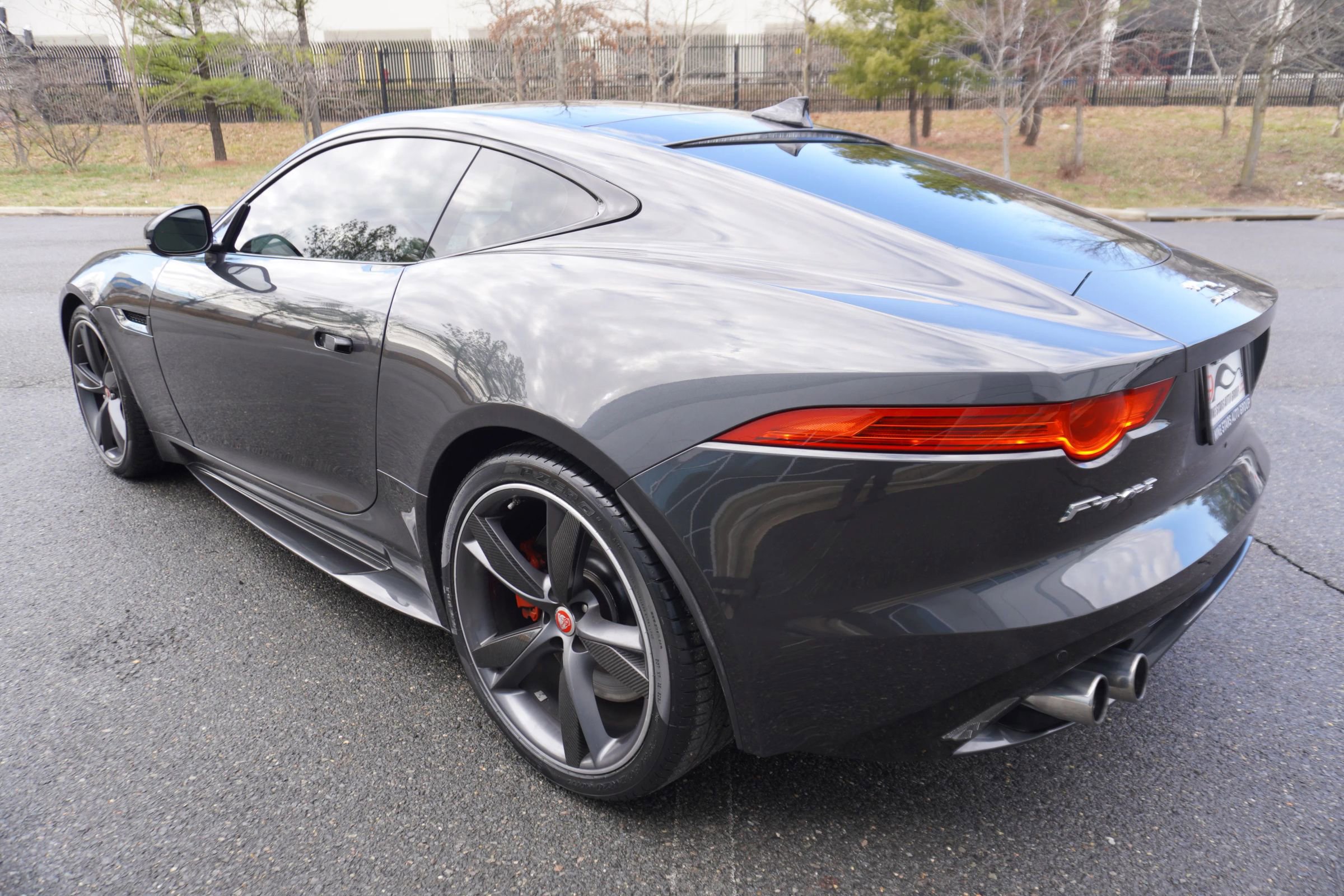 Used 2017 Jaguar F-TYPE R image 6