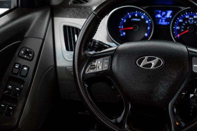 Used 2015 Hyundai Tucson SE AWD/4WD image 14