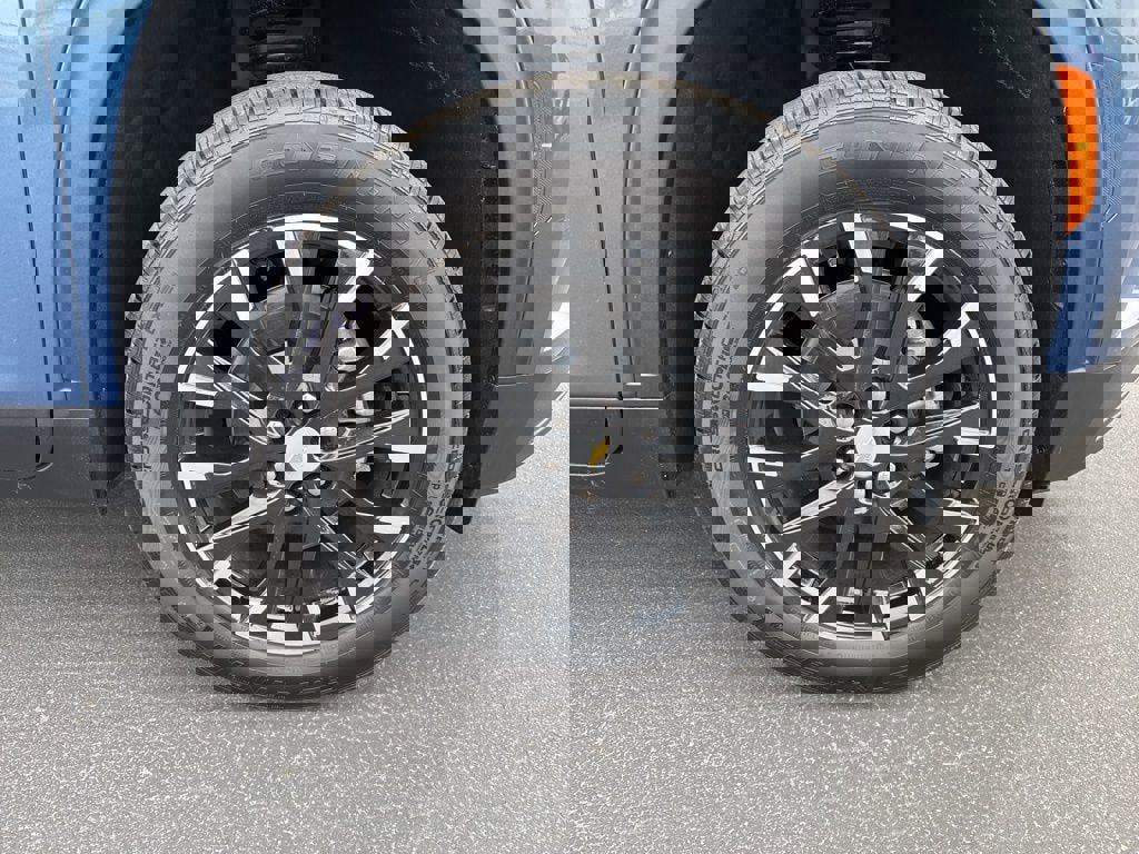 New 2026 Chevrolet Traverse LT w/ Sun and Wheel Package FWD image 3