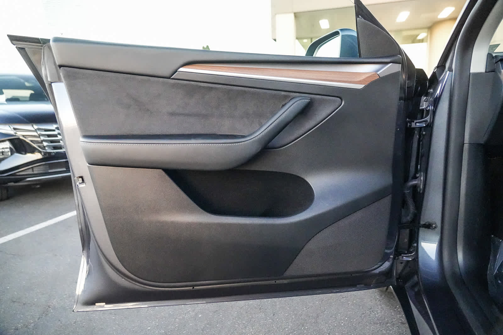 Used 2023 Tesla Model Y 2WD image 20