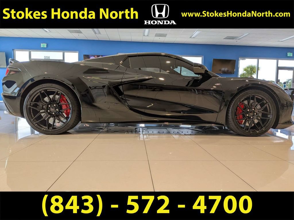 Used 2025 Chevrolet Corvette Z06 RWD image 8