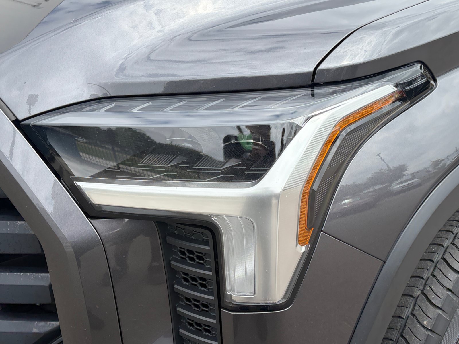 Used 2022 Toyota Tundra SR5 AWD/4WD image 9
