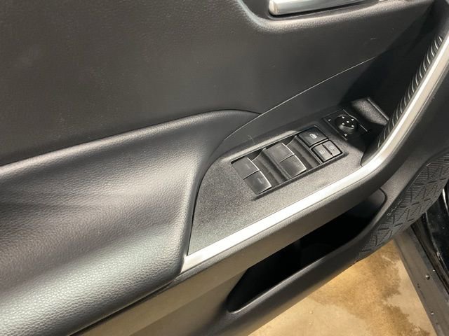 Used 2022 Toyota RAV4 XLE image 17