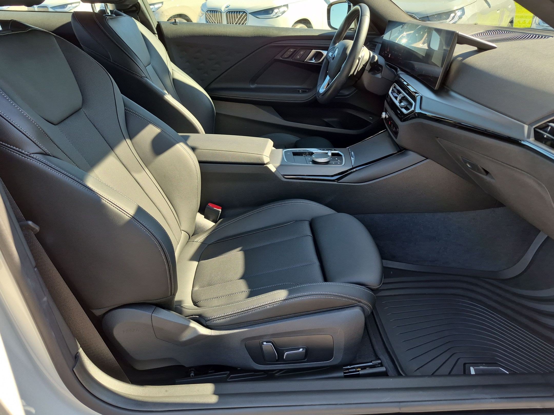 Used 2024 BMW 230i Coupe w/ Convenience Package RWD image 31