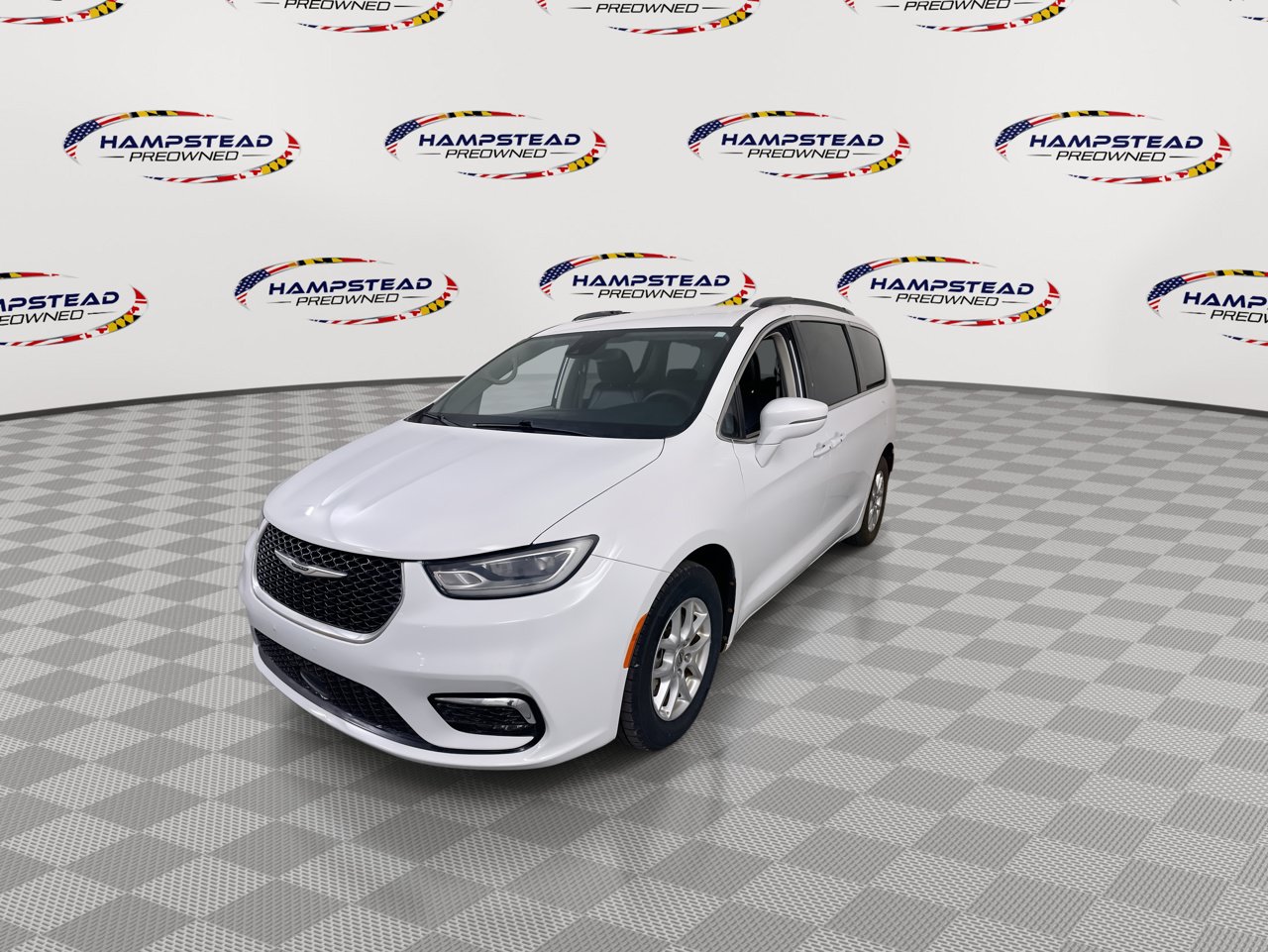 Used 2022 Chrysler Pacifica Touring-L FWD image 4