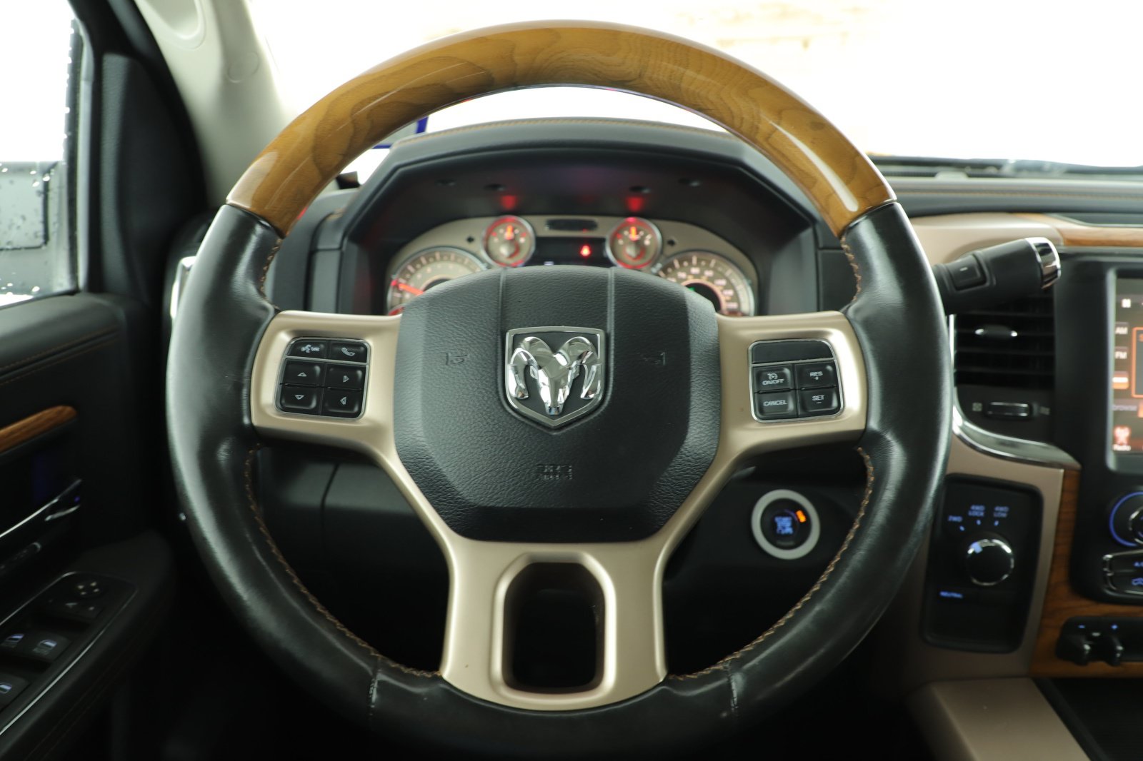 Used 2015 RAM 3500 Laramie Longhorn AWD/4WD image 17