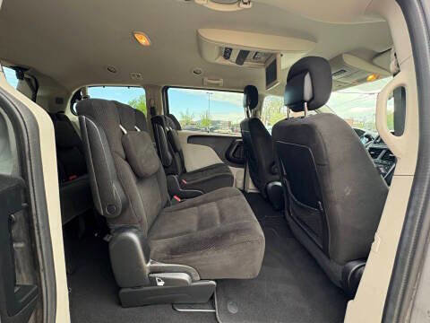 Used 2012 Dodge Grand Caravan SXT image 27