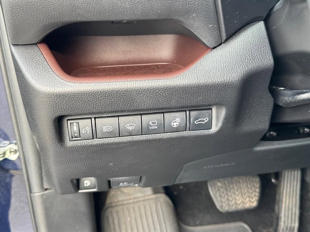 Used 2022 Toyota RAV4 Limited image 17