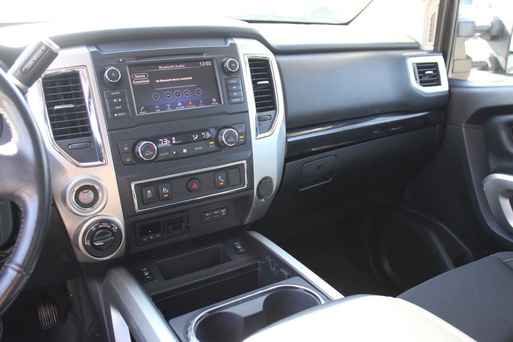 Used 2019 Nissan Titan SV w/ SV Convenience Package image 8