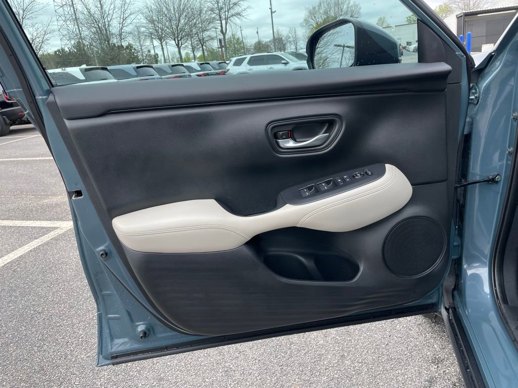 Certified 2025 Honda HR-V LX image 23