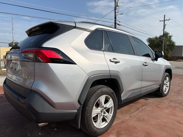 Used 2019 Toyota RAV4 XLE FWD image 5