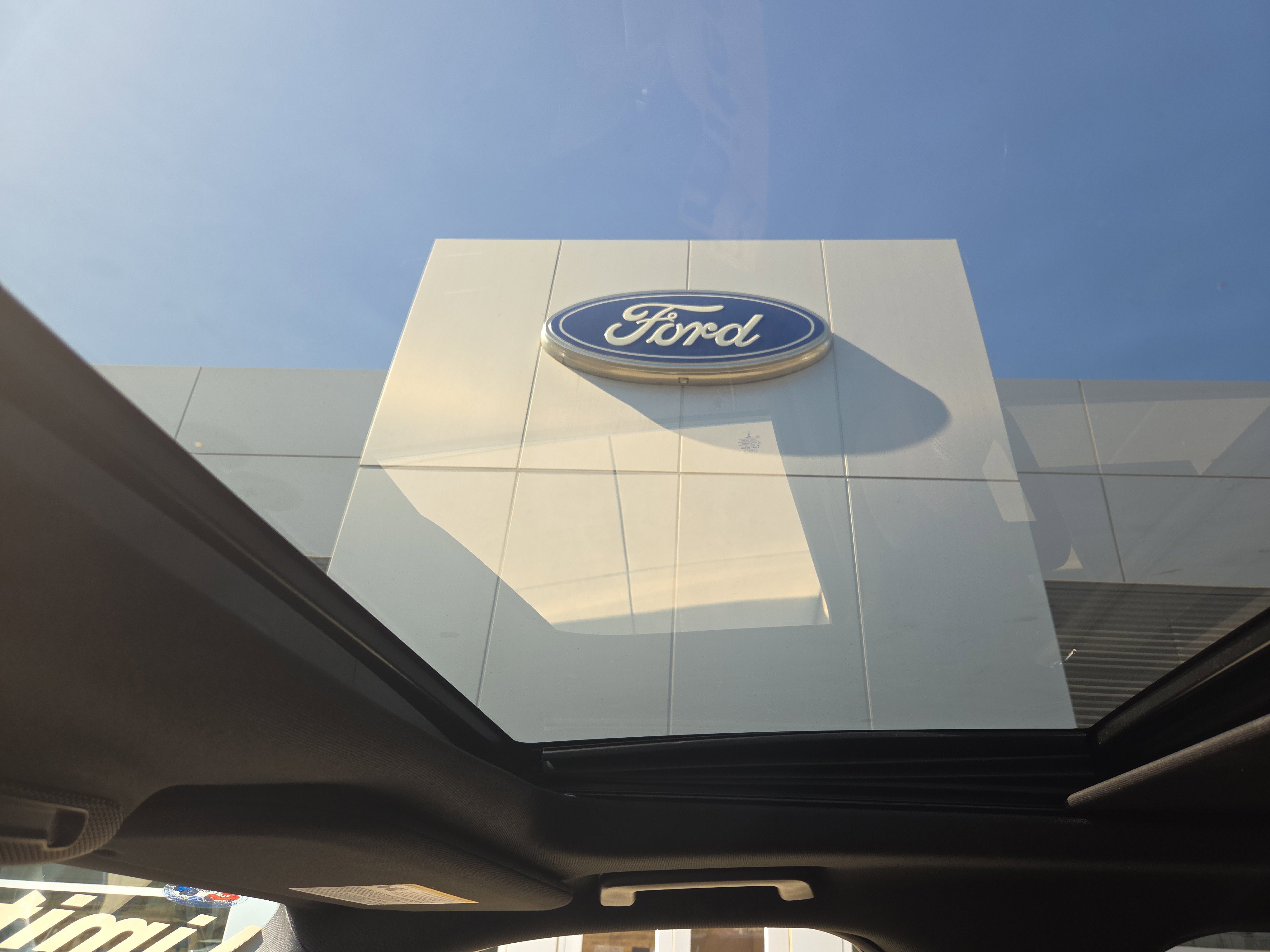 Used 2024 Ford Expedition Limited image 21