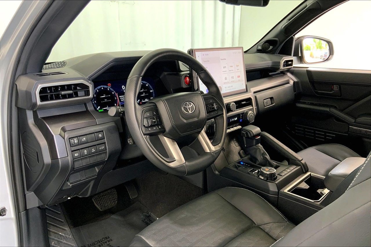 Used 2025 Toyota 4Runner TRD Off-Road Premium AWD/4WD image 14