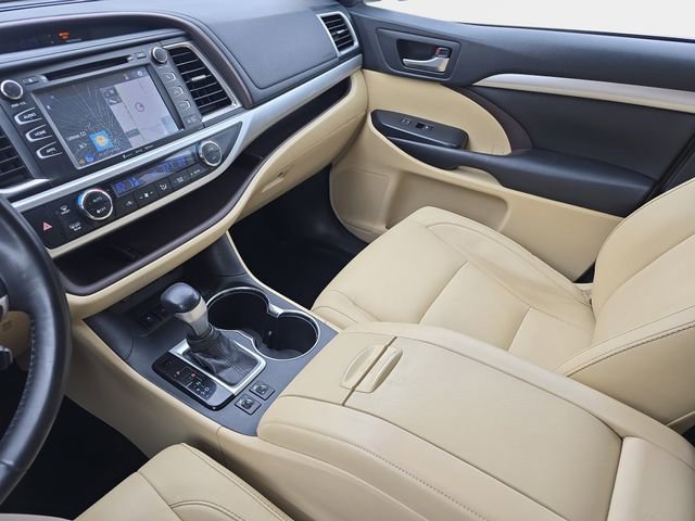 Used 2018 Toyota Highlander XLE image 29