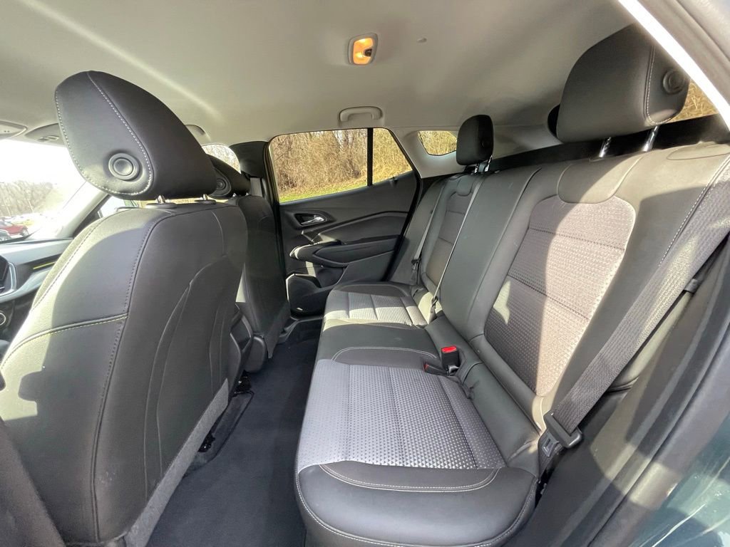 Certified 2025 Chevrolet Trax LT w/ LT Convenience Package image 19