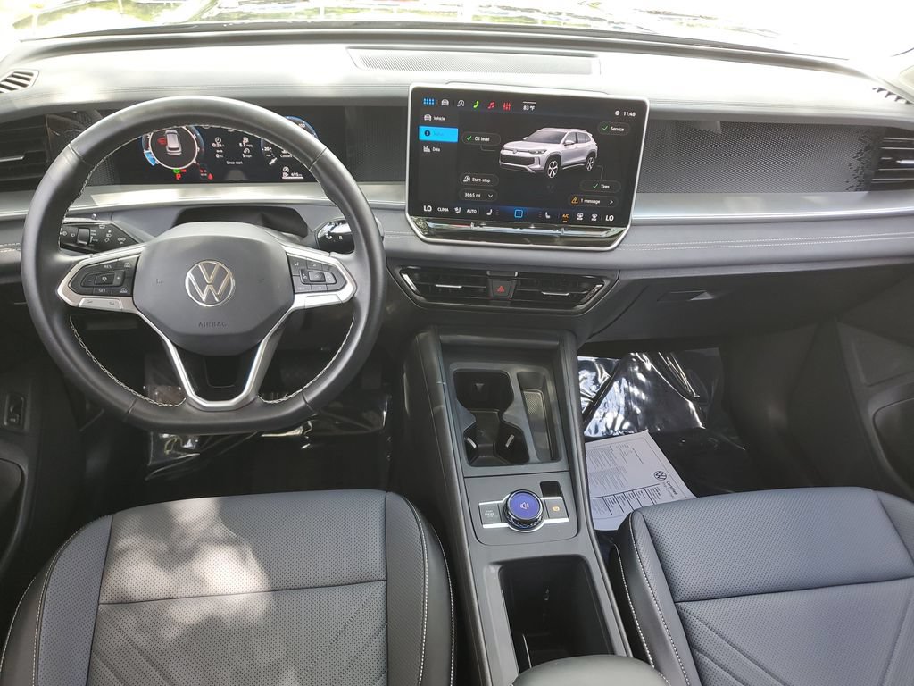 Certified 2026 Volkswagen Tiguan SE FWD image 3