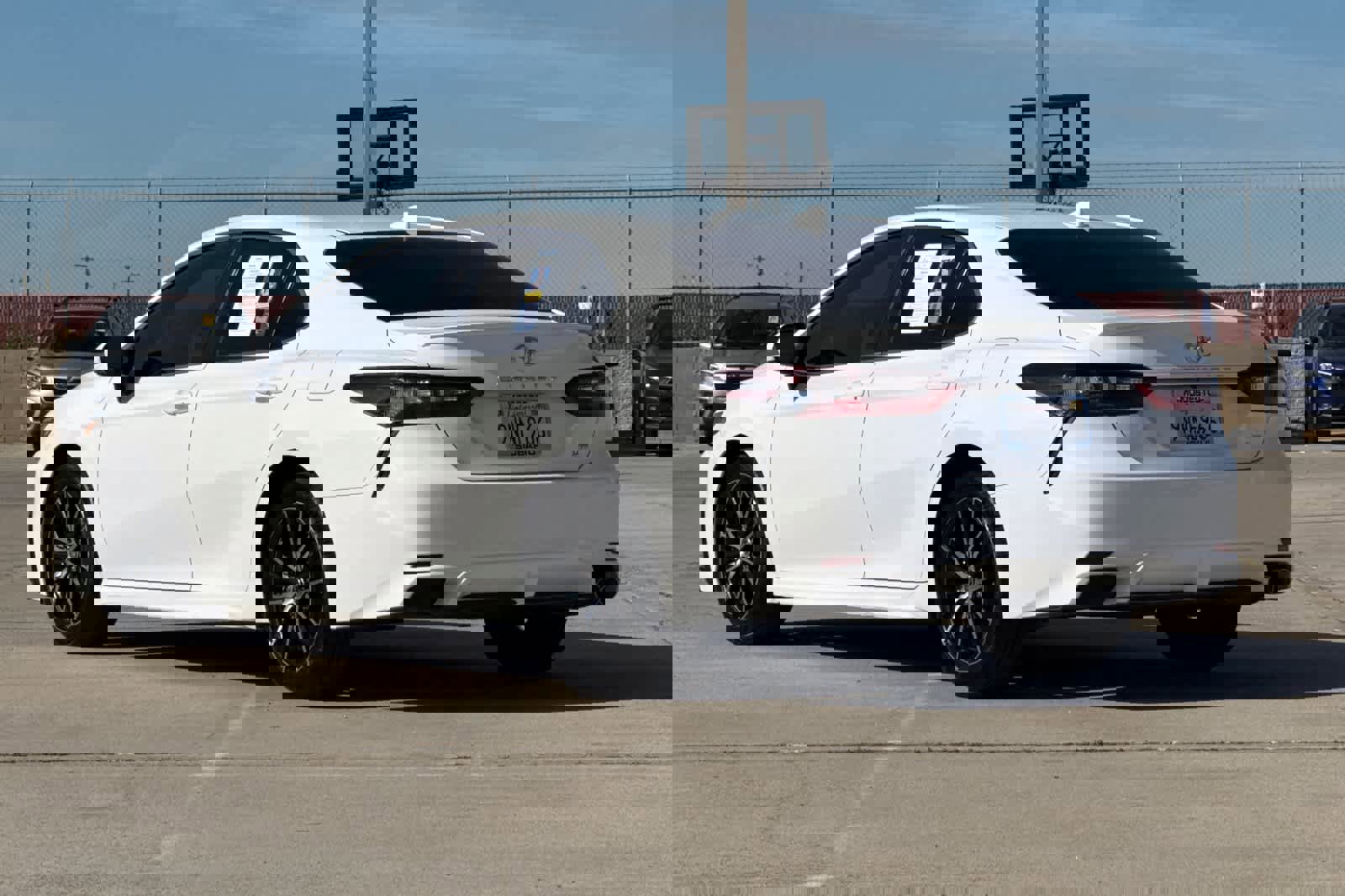 Used 2023 Toyota Camry SE image 5