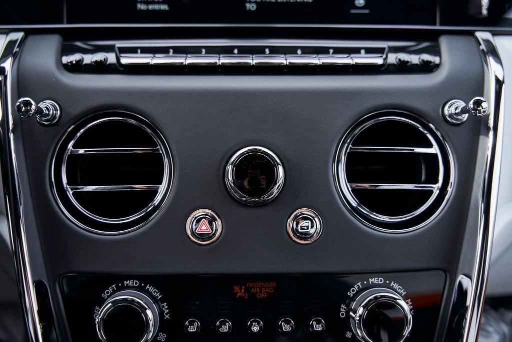 Used 2026 Rolls-Royce Cullinan AWD/4WD image 74