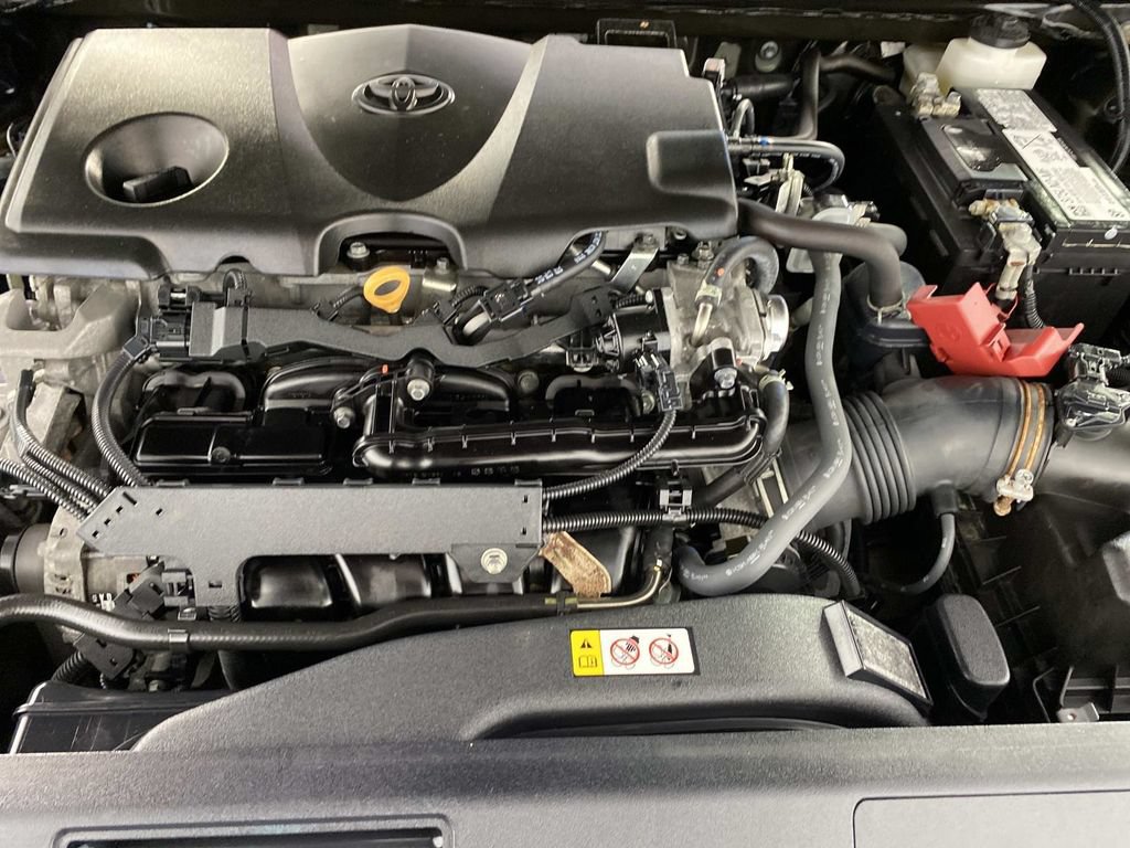Used 2022 Toyota Camry LE AWD/4WD image 29