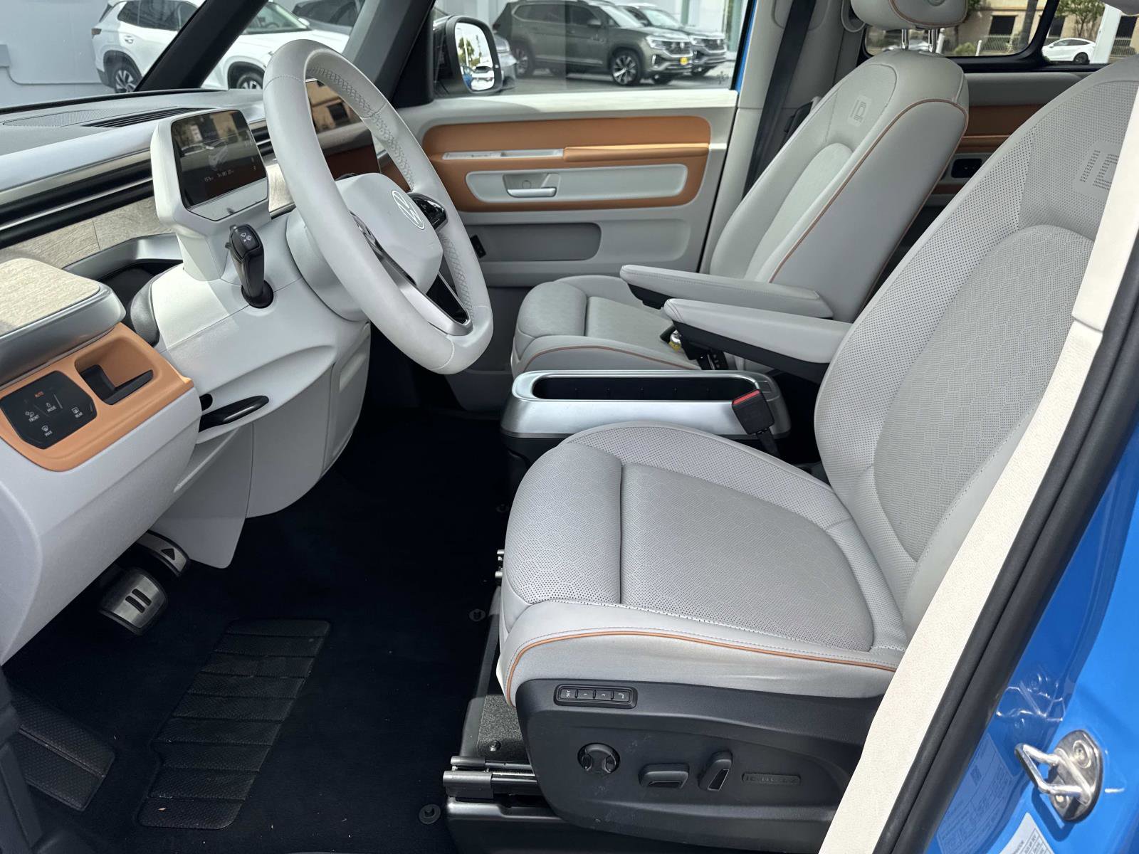 Certified 2025 Volkswagen ID. Buzz 1st Edition RWD image 13