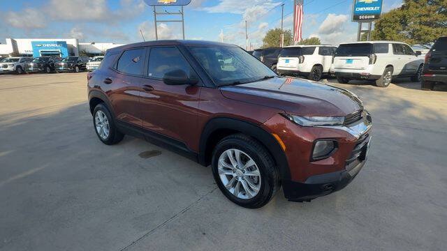 Used 2021 Chevrolet TrailBlazer LS FWD image 2
