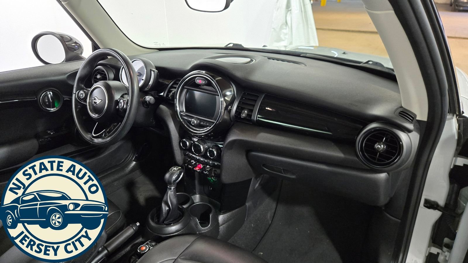 Used 2019 MINI Cooper 2-Door Hardtop FWD image 35