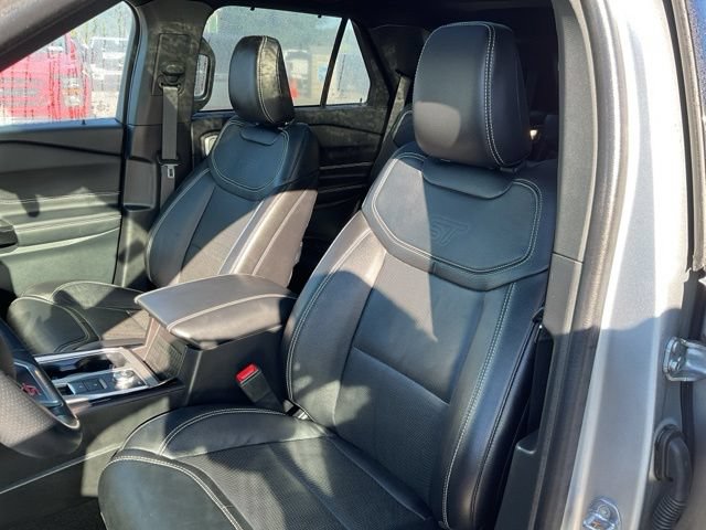 Used 2024 Ford Explorer ST w/ Equipment Group 401A AWD/4WD image 31