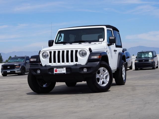 Used 2022 Jeep Wrangler Sport AWD/4WD image 4