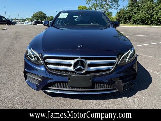 Used 2019 Mercedes-Benz E 300 4MATIC image 2