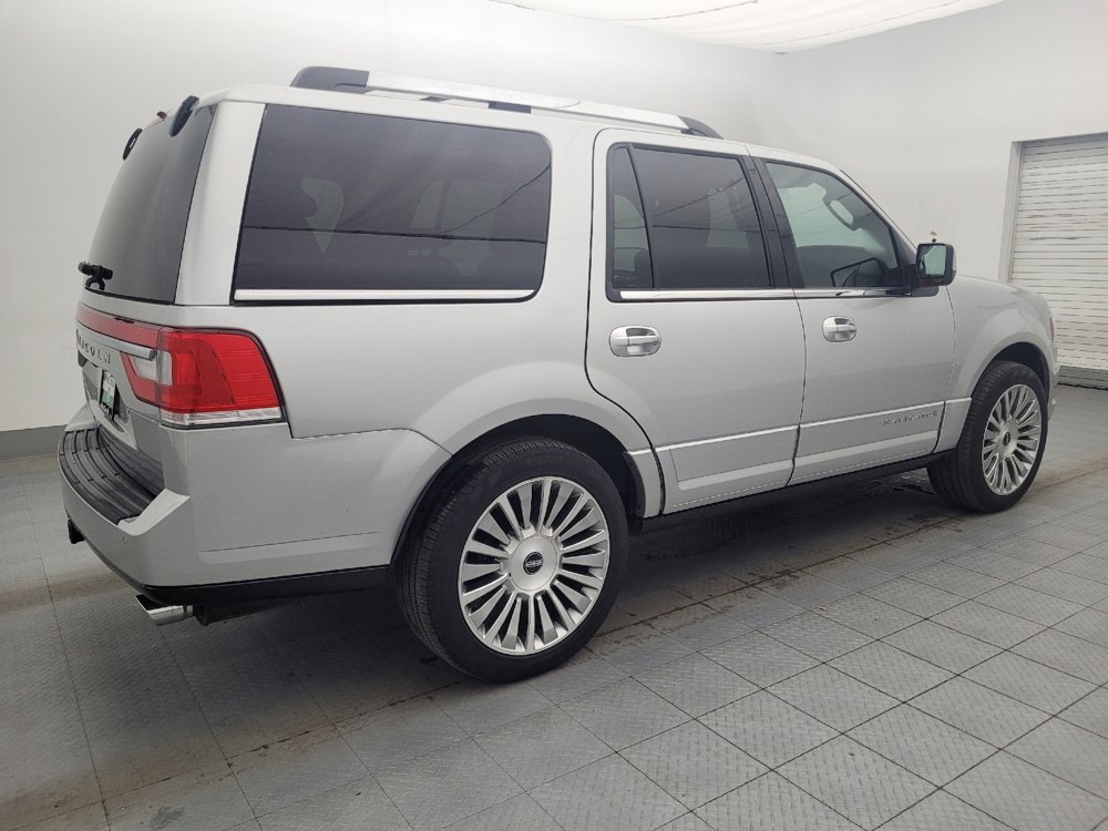 Used 2017 Lincoln Navigator Reserve RWD image 10